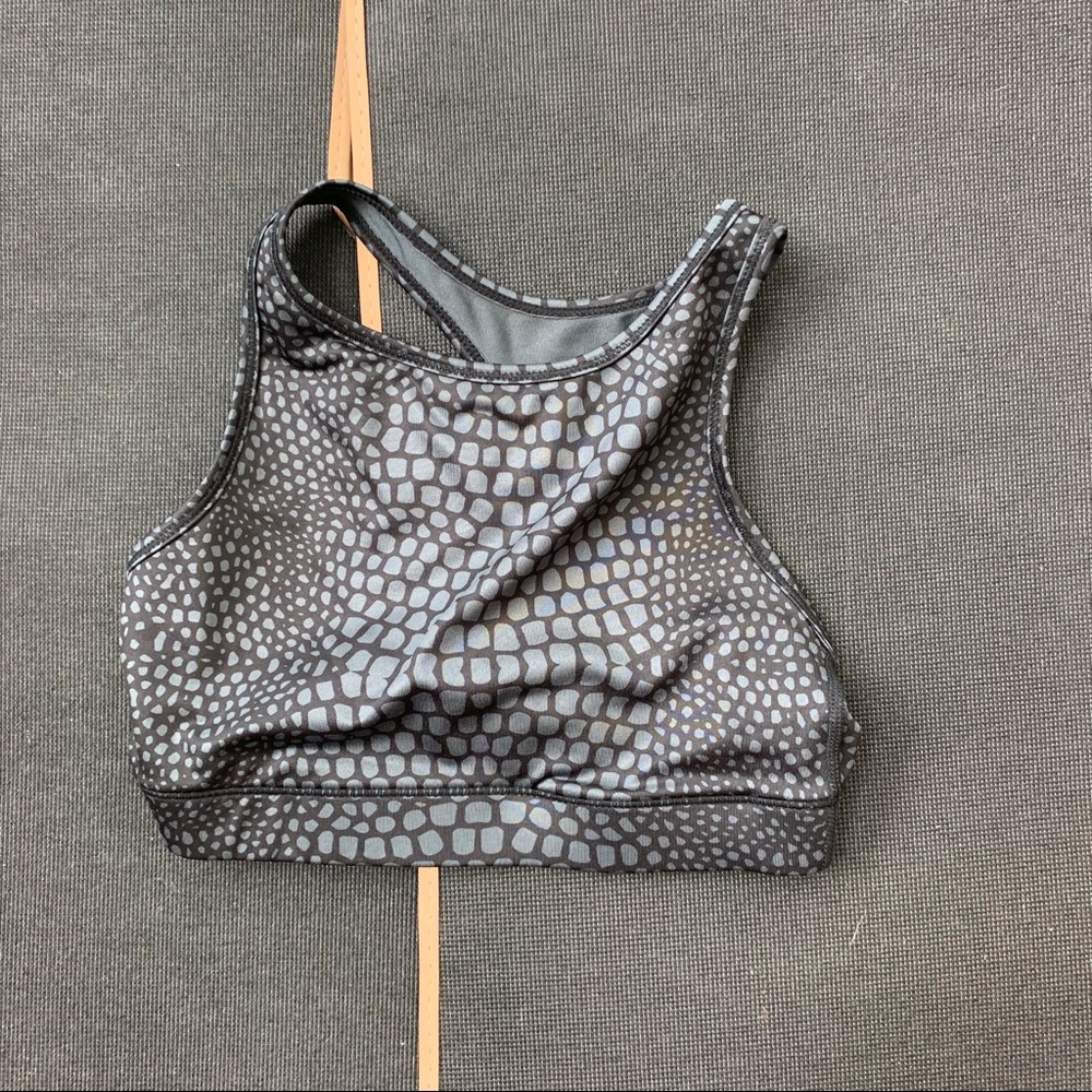Everlast snake top